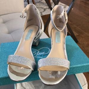 Betsy Johnson Sliver Block Heel 8